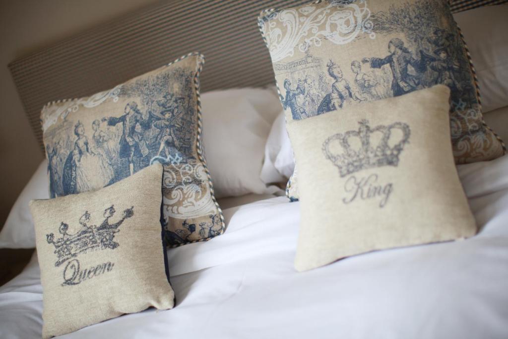 Executive King Room,698864235:JPEG